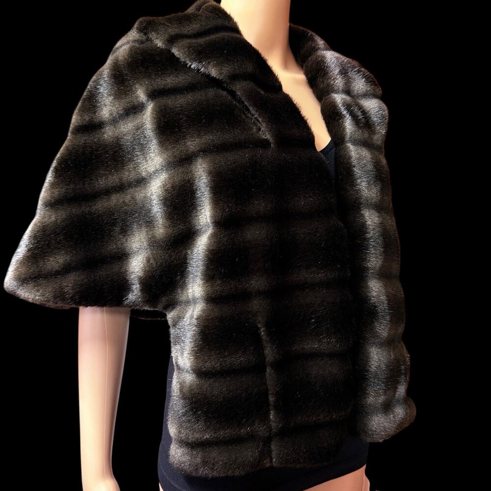 Eliza J Faux Fur Capelet Shrug Brown Womens Sz L Evening Wedding Luxury Pockets
